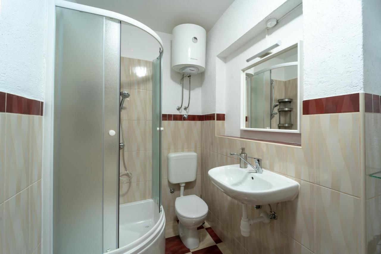 Erika Apartment คิร์ก ภายนอก รูปภาพ