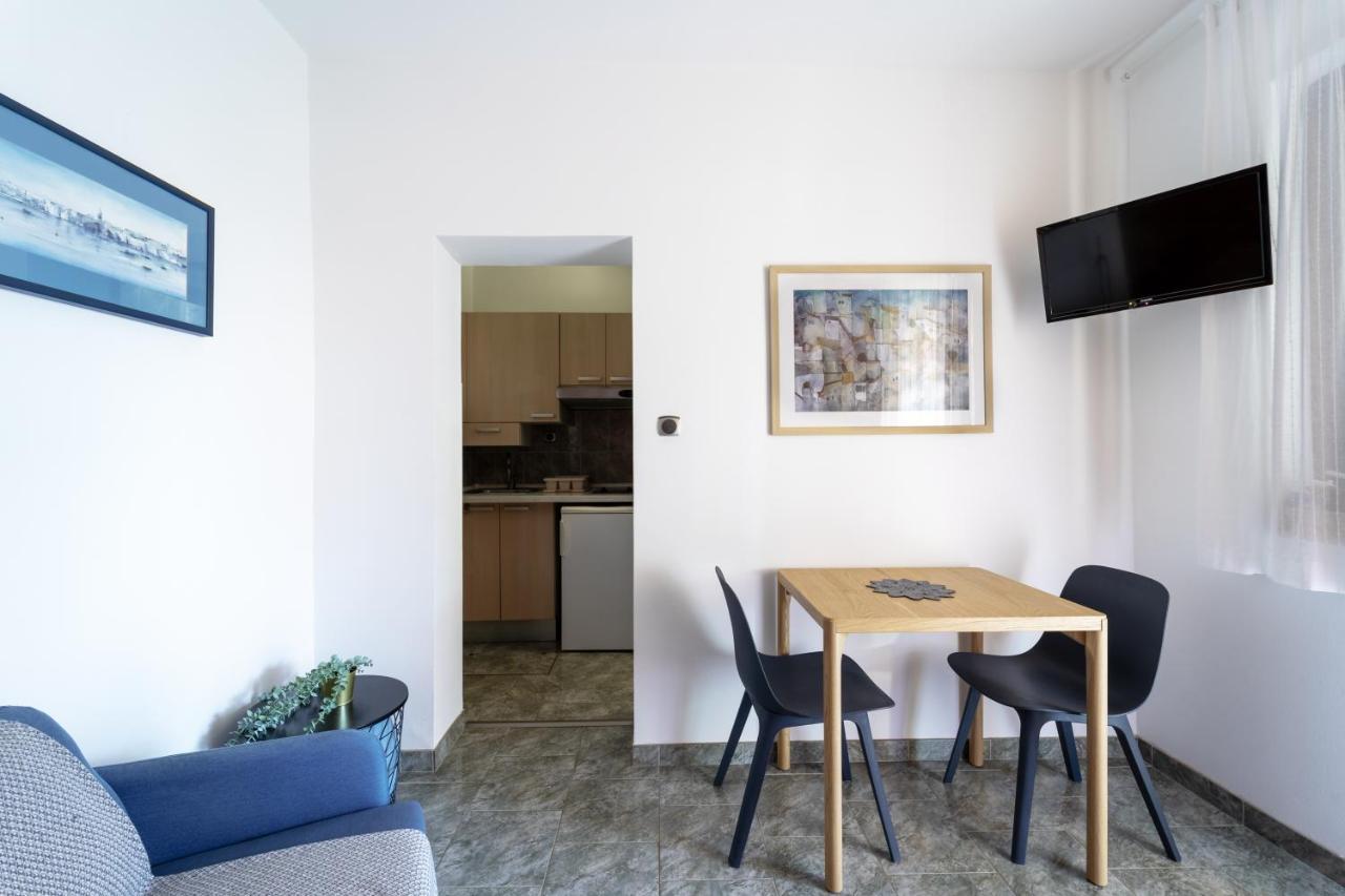 Erika Apartment คิร์ก ภายนอก รูปภาพ